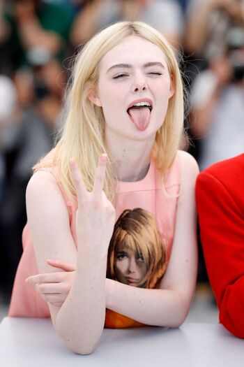 Full leaked Elle fanning page private photo