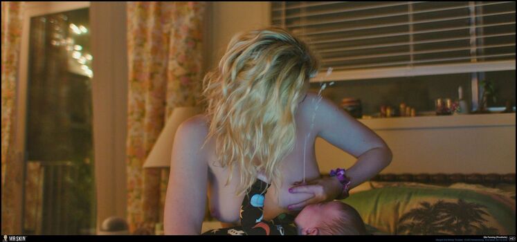 Full leaked Elle fanning page private photo