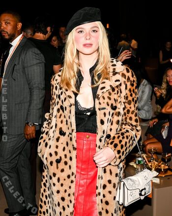 Full leaked Elle fanning private photo