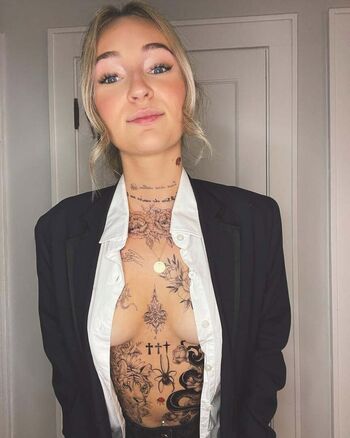 Full leaked Ellemarie page private onlyfans photo