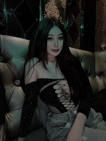 ellena_ling33