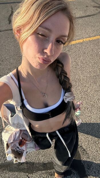 Full leaked Ellesasmrr private photo