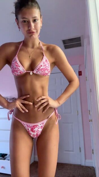 Full leaked Ellesbellss private photo
