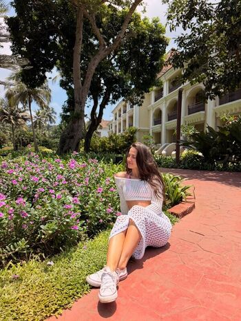 Full leaked Elli avrram private photo