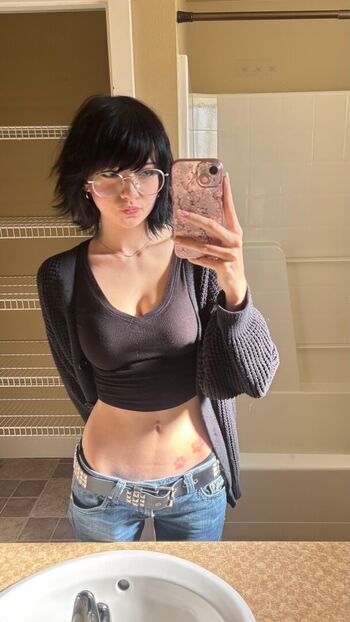 Full leaked Ellibear private photo