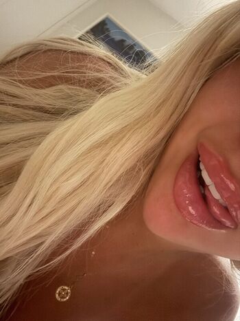 Full leaked Ellie coldwell private photo