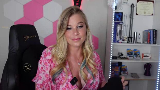 Full leaked Ellie in space private onlyfans photo