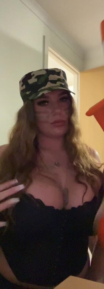 Full leaked Ellie robinson private photo