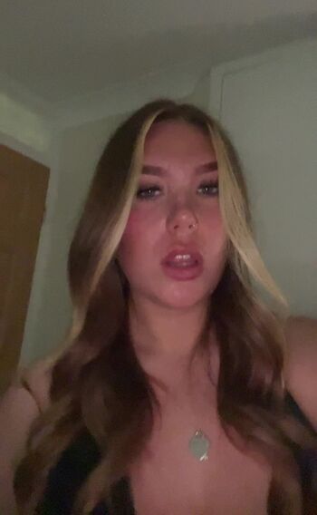 Full leaked Ellie robinson private photo