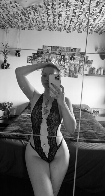 Full leaked Ellie summer private photo