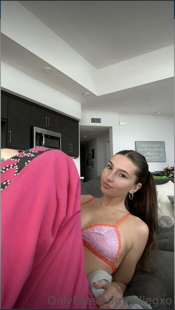 Full leaked Ellie vandeel  page private onlyfans photo