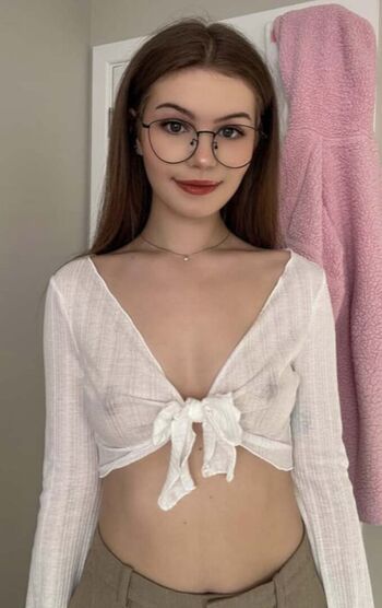 Full leaked Ellieisla private onlyfans photo