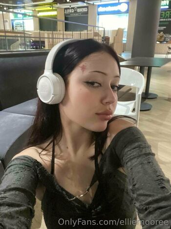 Full leaked Elliemooree private photo