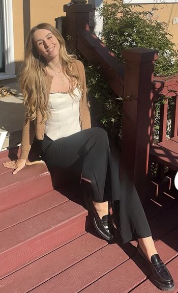 Full leaked Ellieridgerealtor private onlyfans photo