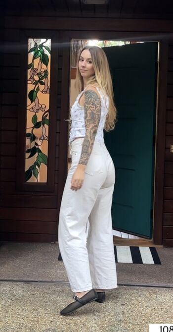 Full leaked Ellieridgerealtor private onlyfans photo