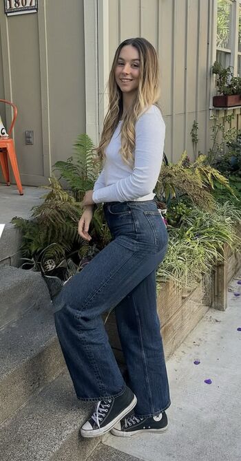 Full leaked Ellieridgerealtor private onlyfans photo