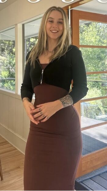 Full leaked Ellieridgerealtor private onlyfans photo