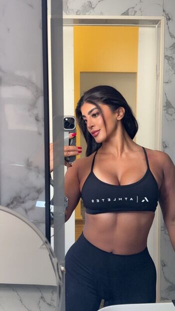 Full leaked Elmaysah private photo