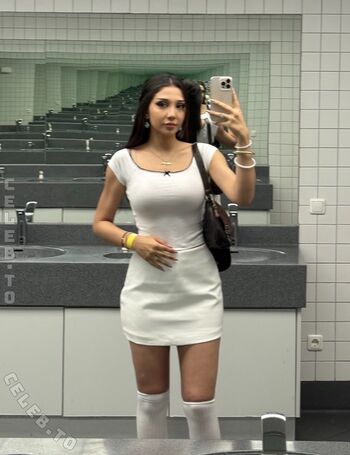 Full leaked Elquaria private photo