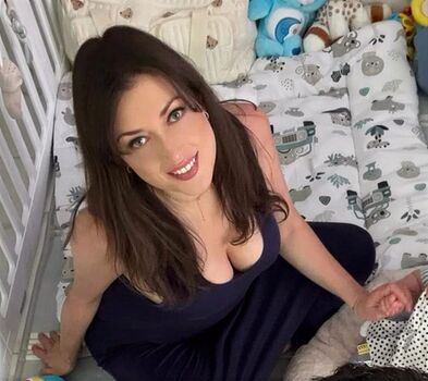 Full leaked Elsa esnoult private photo
