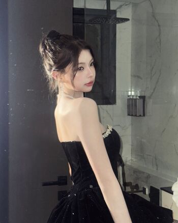 Full leaked Elyn leong private photo