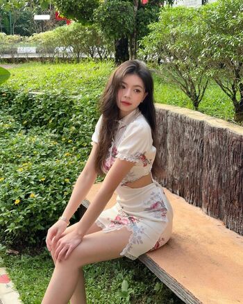 Full leaked Elyn leong private photo