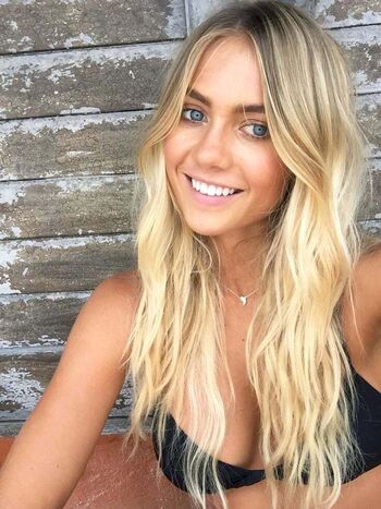 Full leaked Elyse knowles private photo