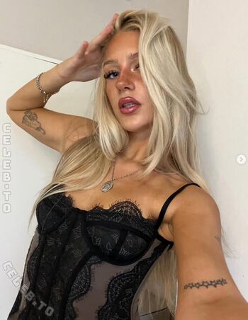 Full leaked Emlyemma private onlyfans photo