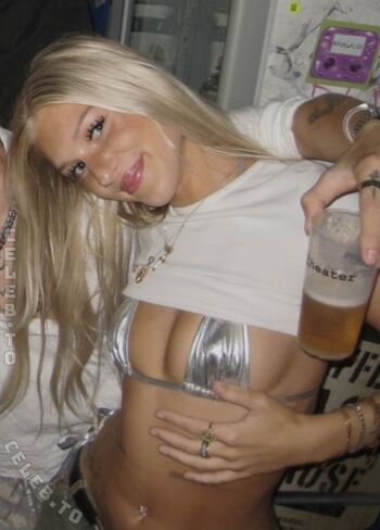Full leaked Emlyemma private photo