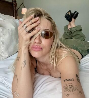 Full leaked Ema louise  page private photo