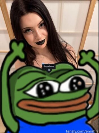 Full leaked Emahrilol private photo