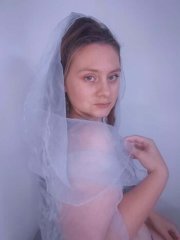 Full leaked Emeline parent private photo