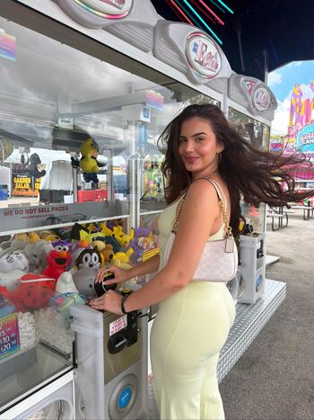 Full leaked Emely hernandez private photo