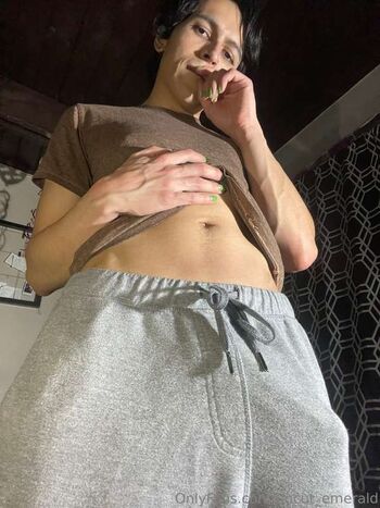 Full leaked Emerald private onlyfans photo