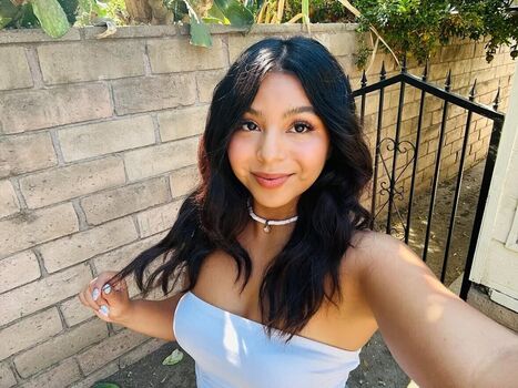 Full leaked Emi demi private onlyfans photo