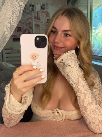 Full leaked Emi howard private photo