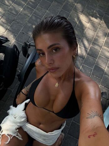 Full leaked Emiiby private photo