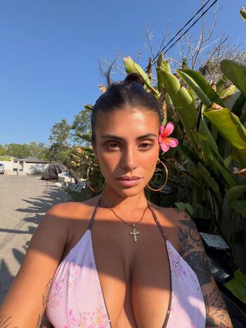 Full leaked Emiiby private photo