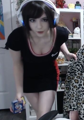 Full leaked Emiki private onlyfans photo