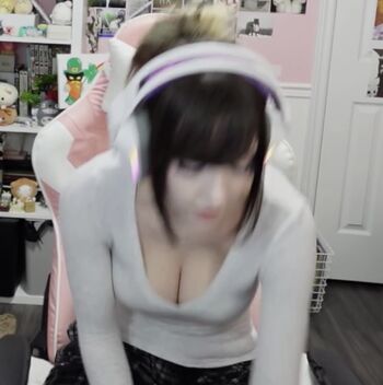 Full leaked Emiki private onlyfans photo