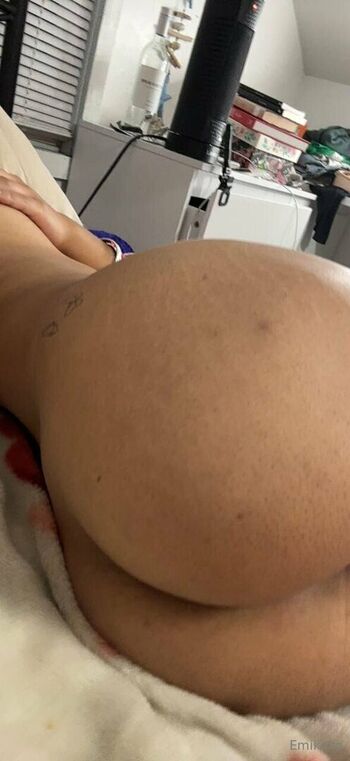 Full leaked Emikoxo page private photo