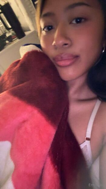 Full leaked Emikoxo page private photo