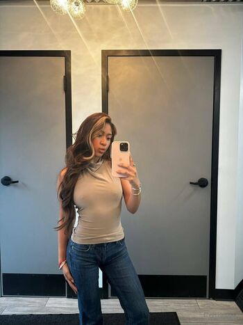 Full leaked Emikoxo private photo