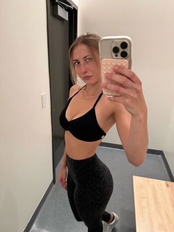 Full leaked Emilia bullock private photo