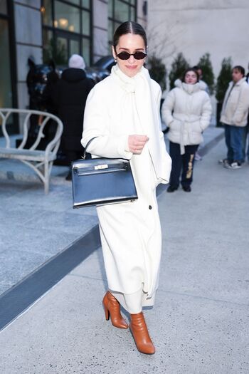 Full leaked Emilia clarke page private onlyfans photo