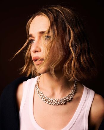 Full leaked Emilia clarke page private photo