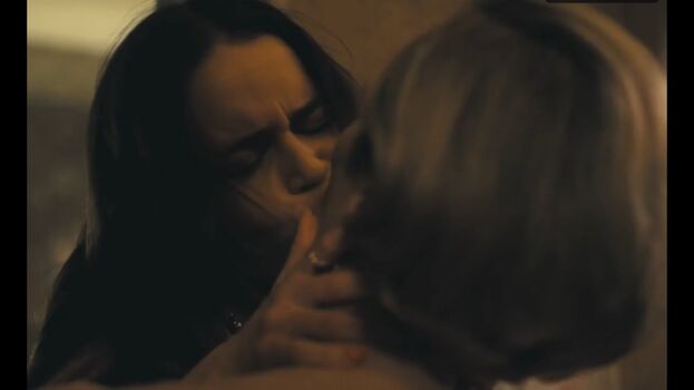 Full leaked Emilia clarke page private photo