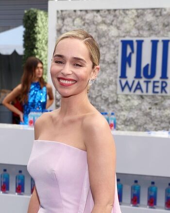 Full leaked Emilia clarke page private photo