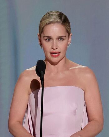 Full leaked Emilia clarke page private photo