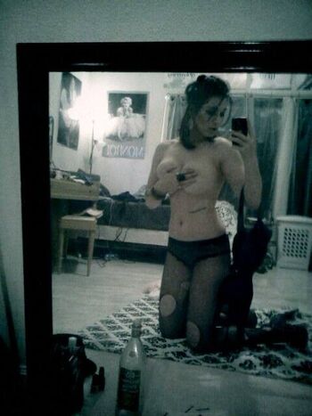 Full leaked Emilia moreland private onlyfans photo